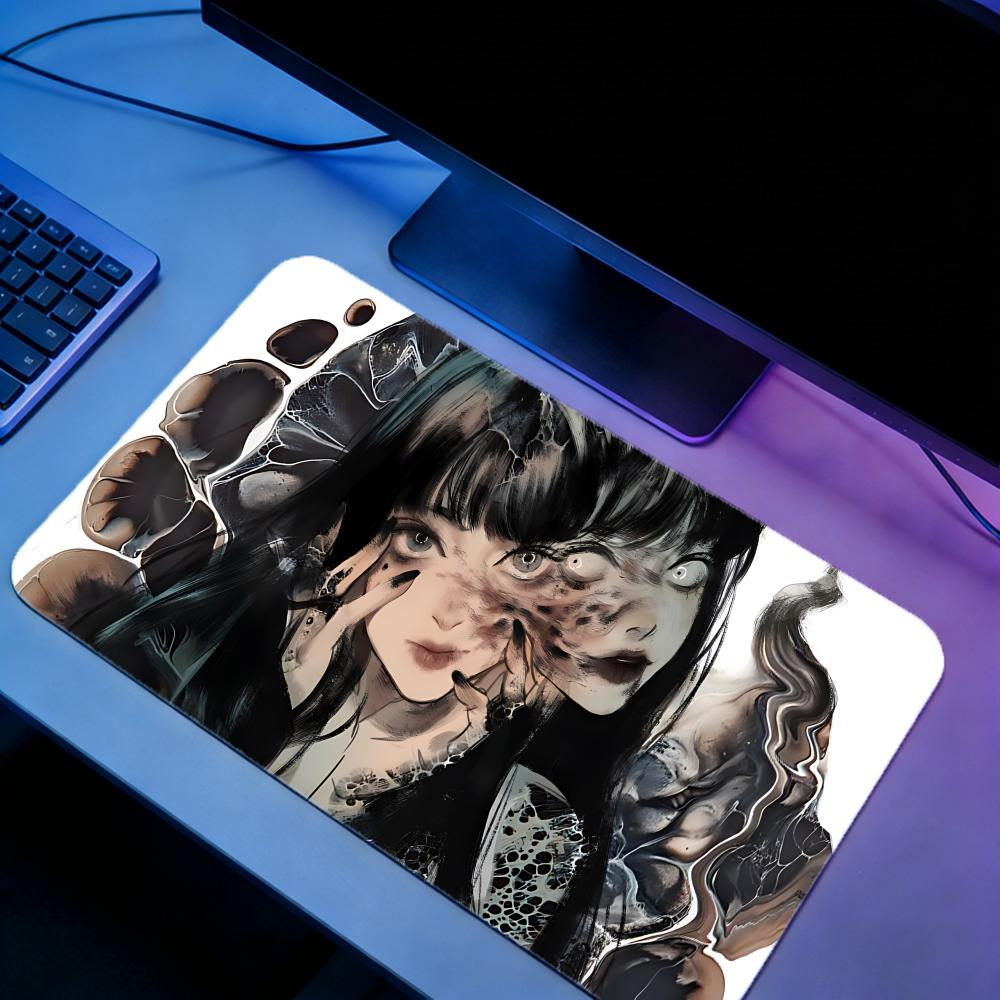 Gaming Mouse Pad JJunji Ito Co - Desk Setup With Laptop 评论和价格