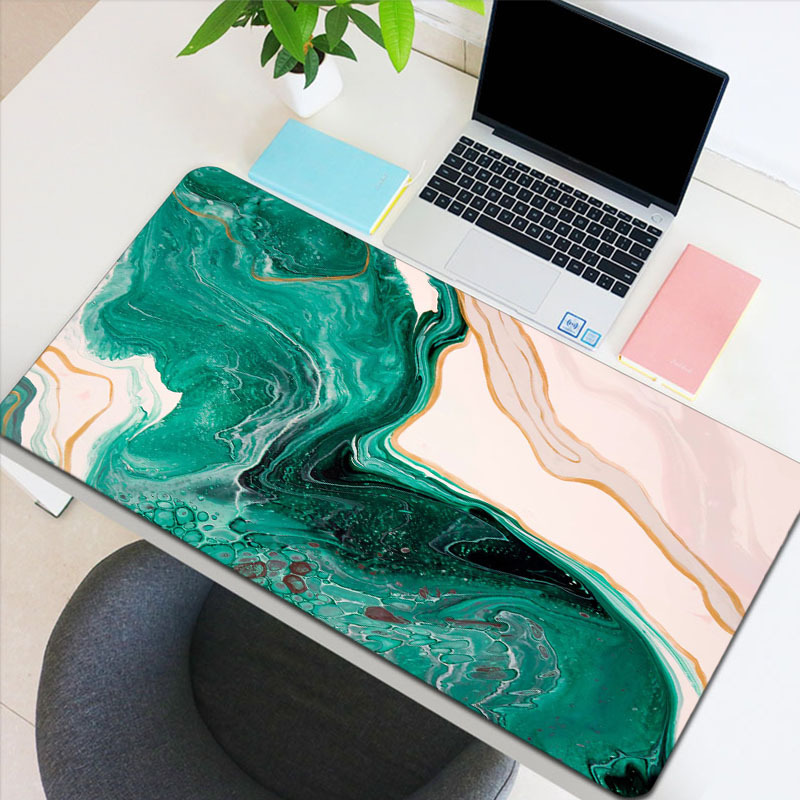 Large Colorful Art Gaming Mous - Desk Setup With Laptop 评论和价格